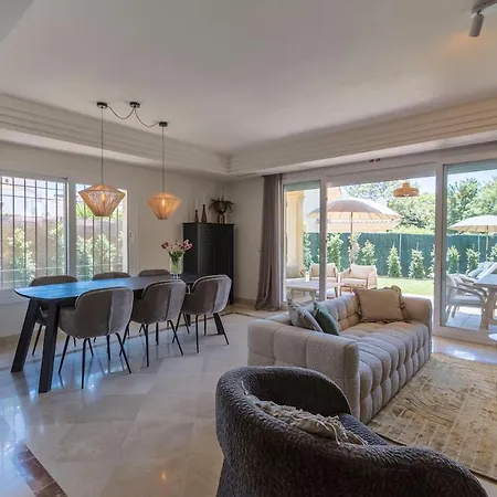 Casa Estelle - Cozy With Lovely Garden!